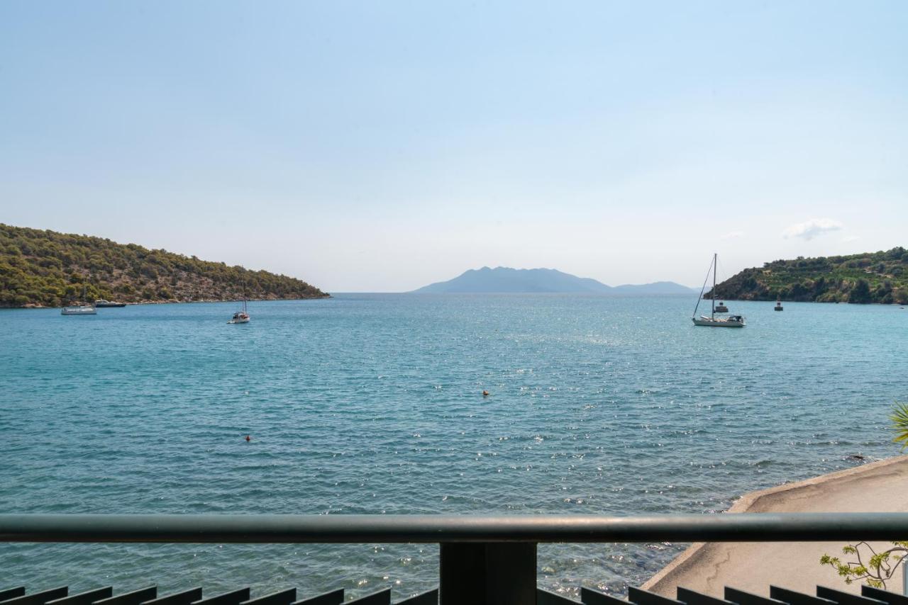 Binji Hotel Epidaurus Exteriör bild