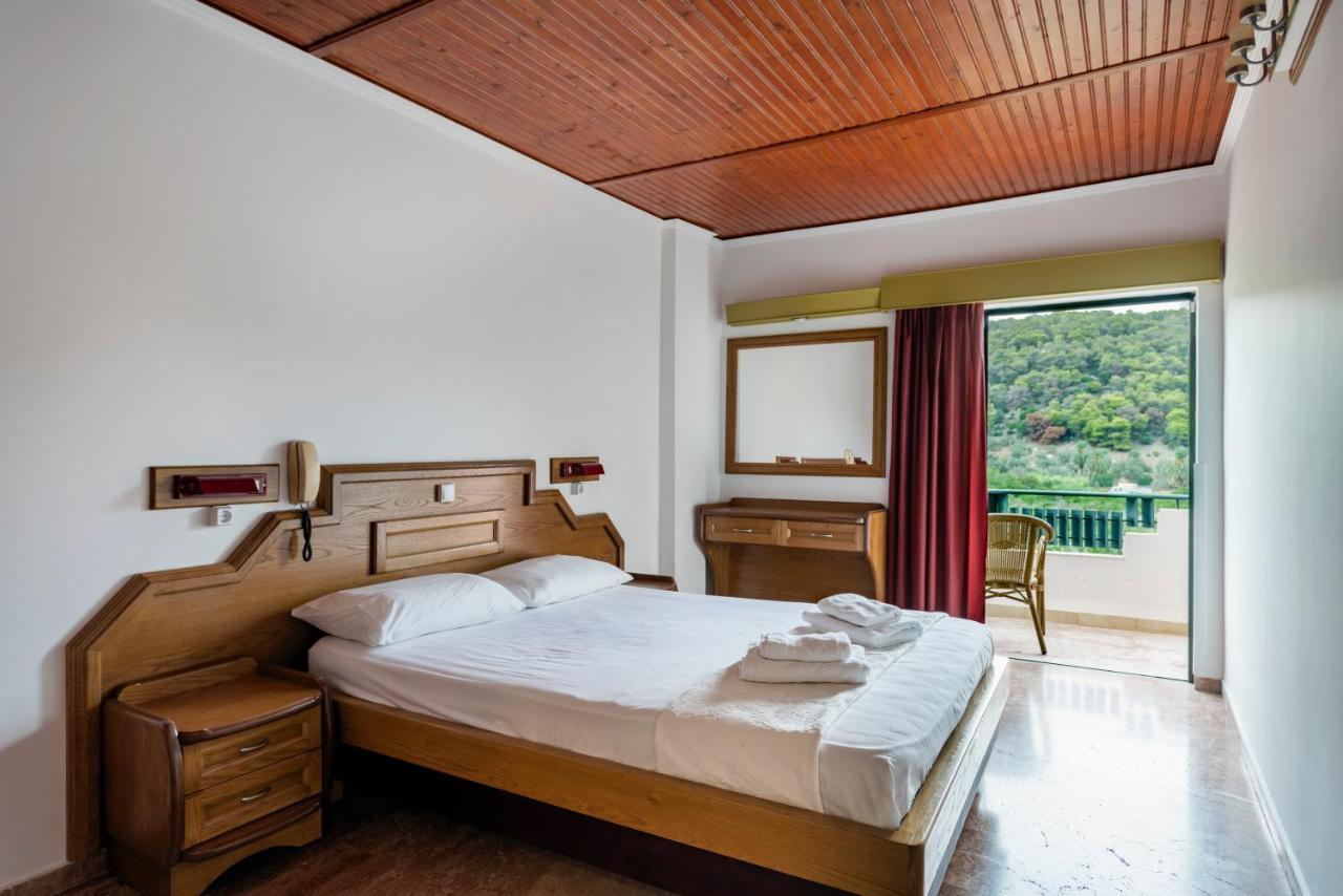 Binji Hotel Epidaurus Exteriör bild